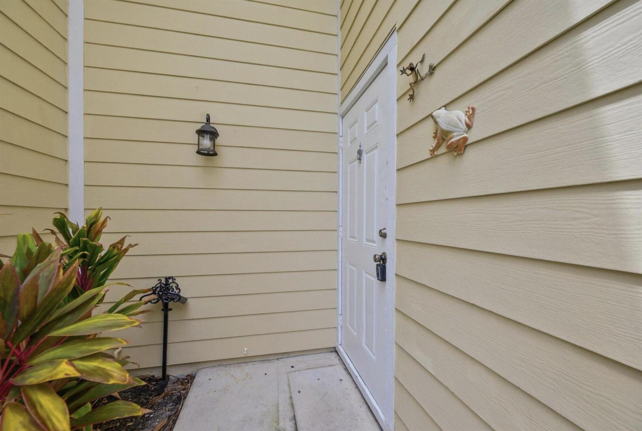 402 Lakewood Court Court 2b