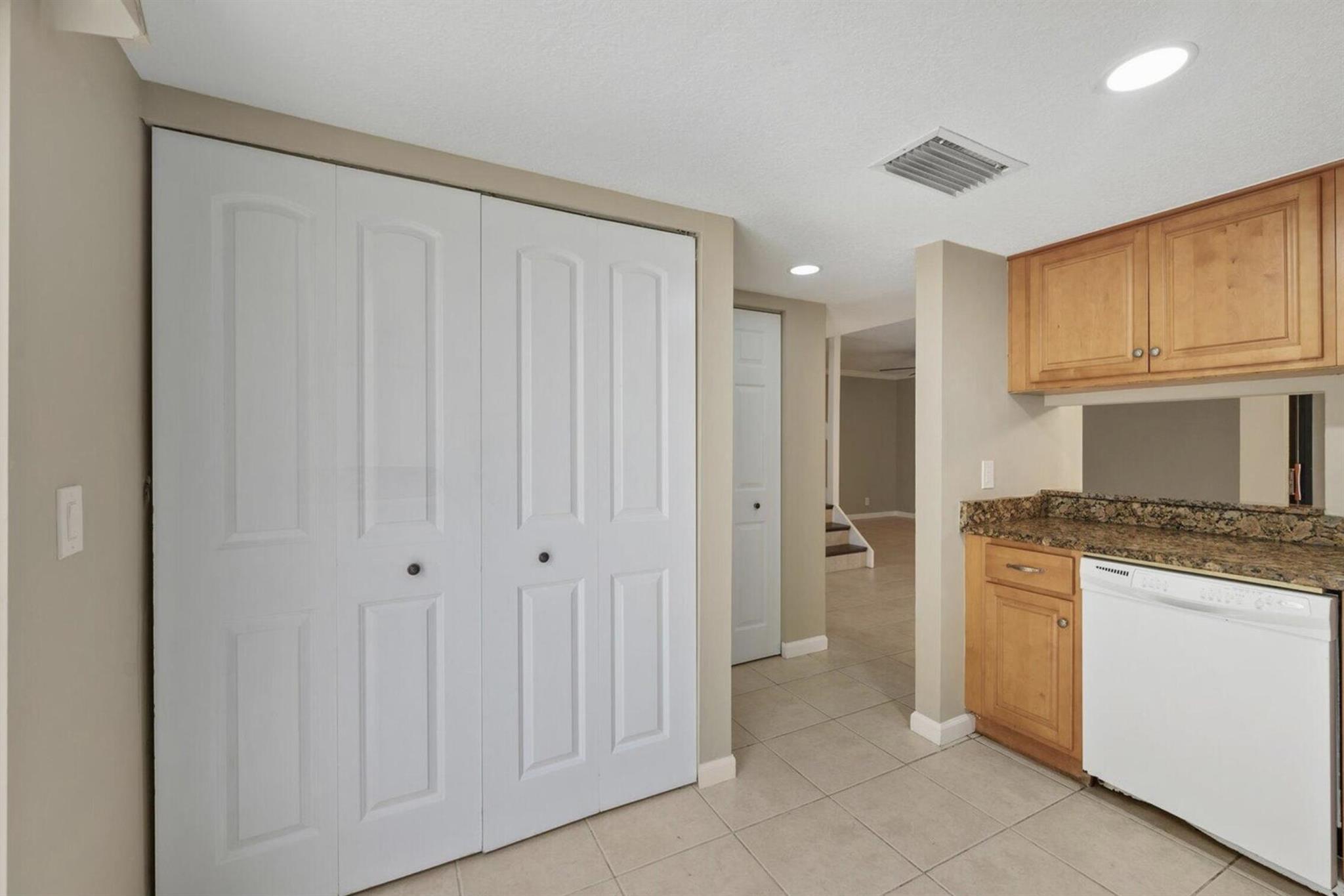 402 Lakewood Court Court 2b