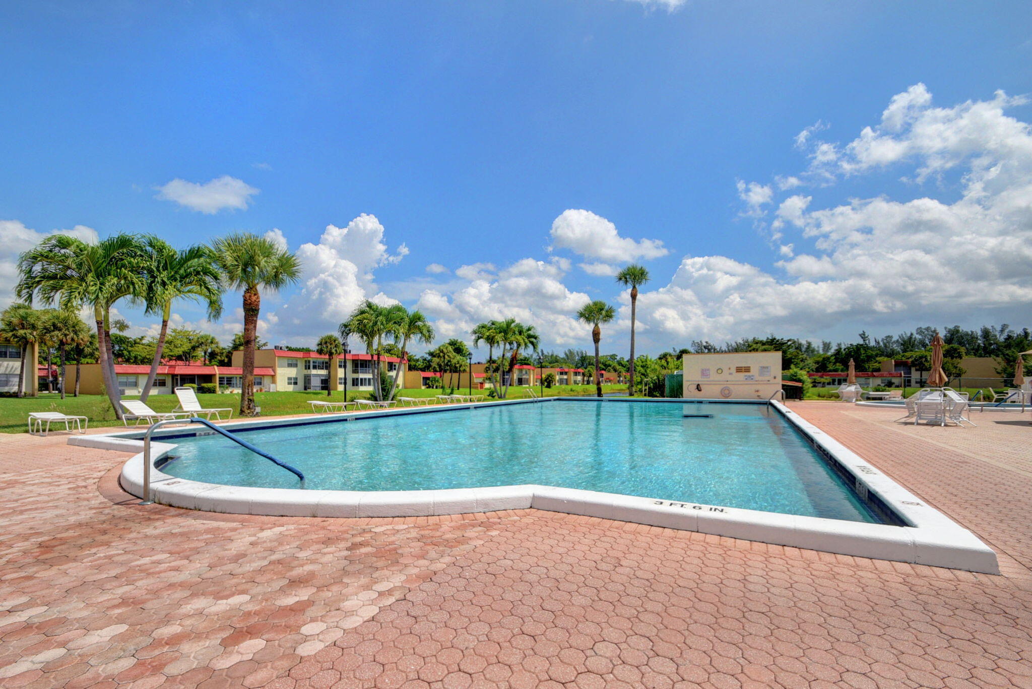 190 Lake Meryl Drive, West Palm Beach