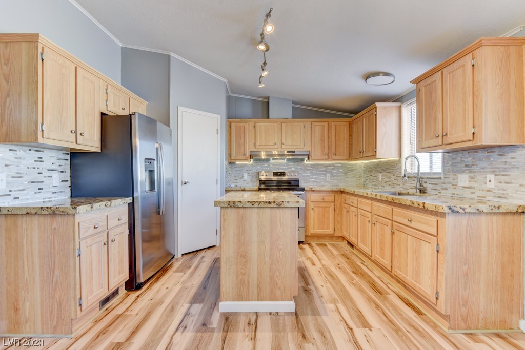 728 Mormon Peak Street