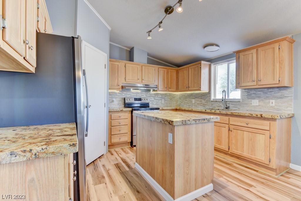 728 Mormon Peak Street