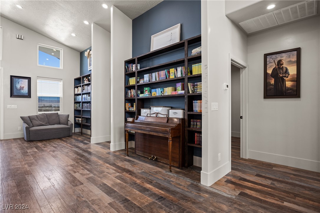 2630 Yamashita Street