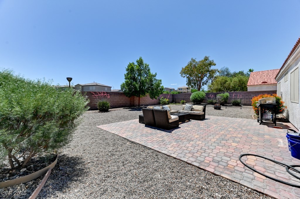 3823 Aspen Creek Avenue