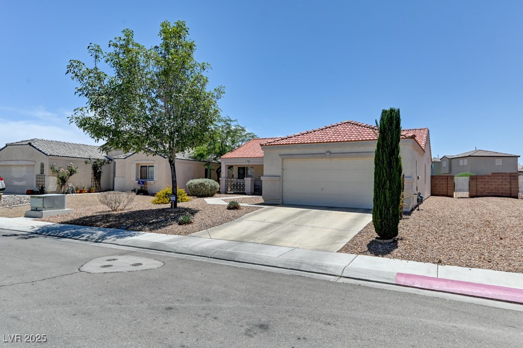 3823 Aspen Creek Avenue