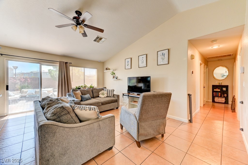 3823 Aspen Creek Avenue