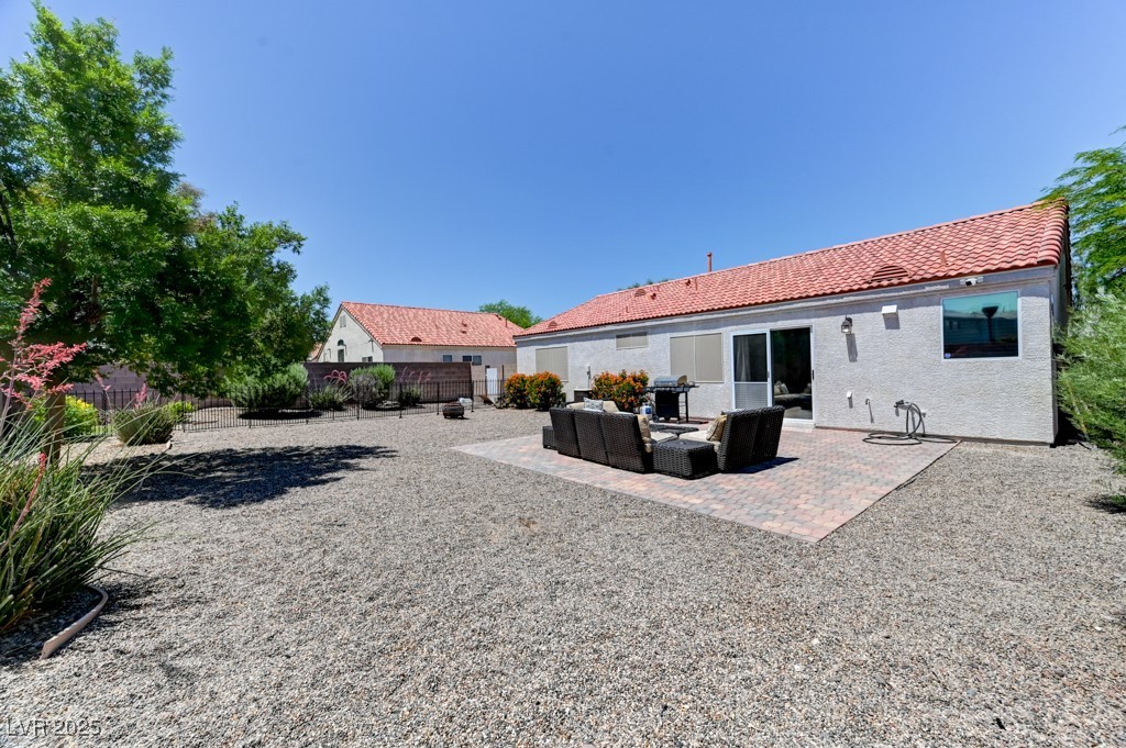 3823 Aspen Creek Avenue