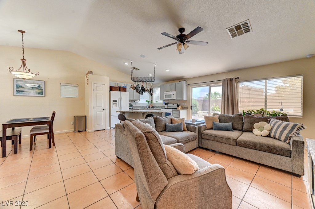 3823 Aspen Creek Avenue