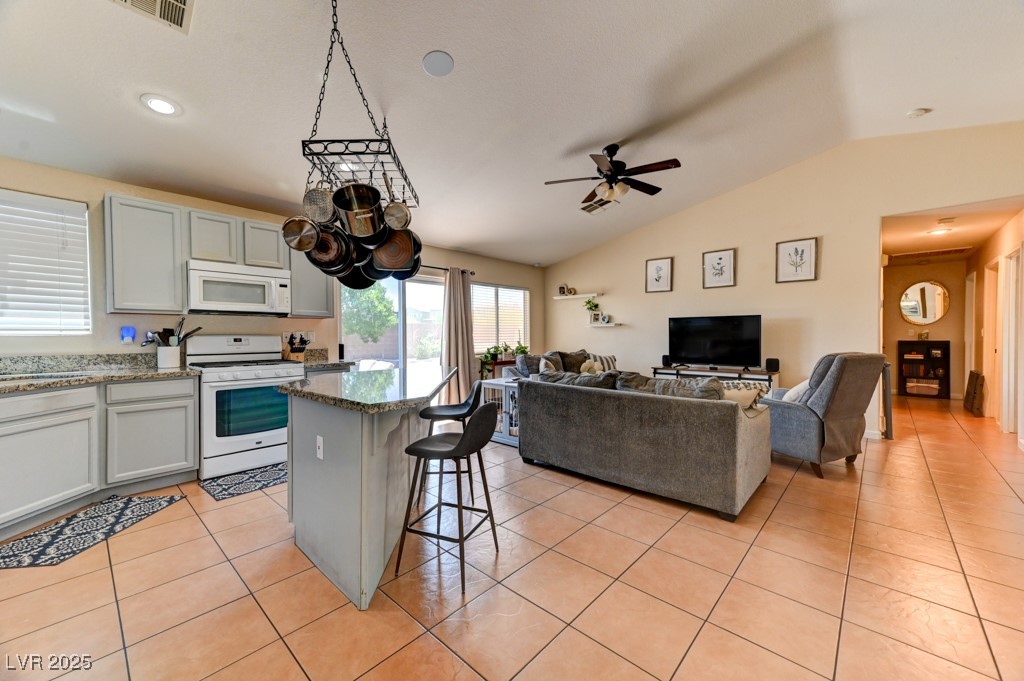 3823 Aspen Creek Avenue