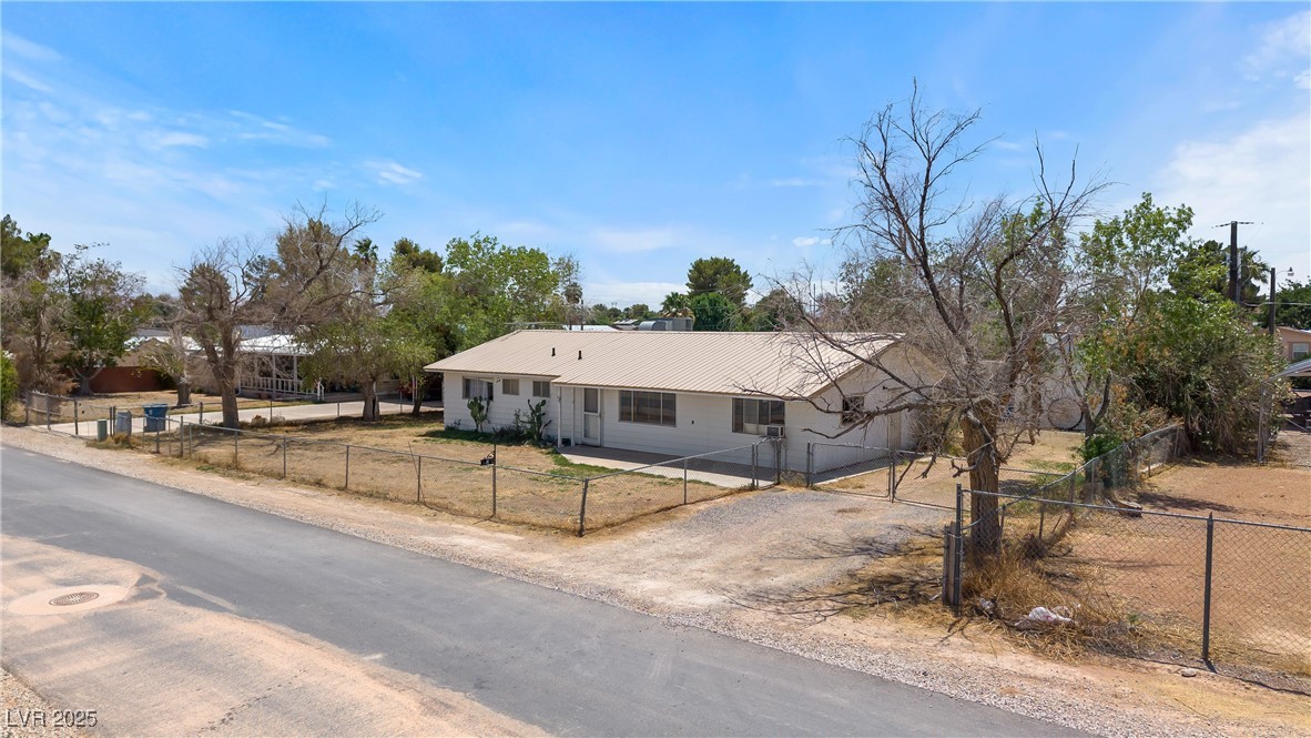 585 West Ingram Avenue