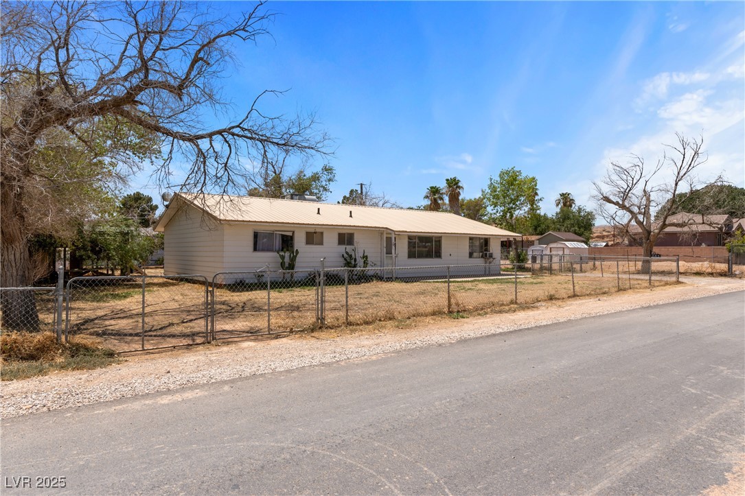 585 West Ingram Avenue