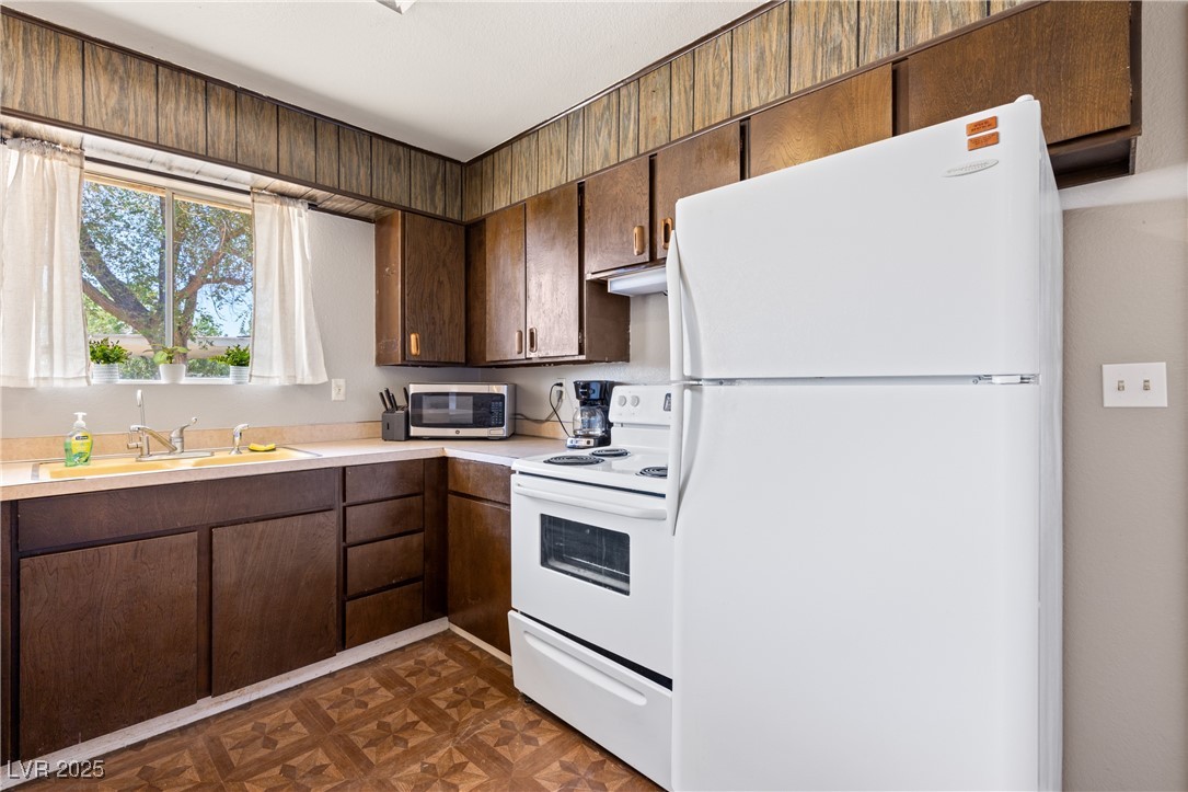 585 West Ingram Avenue