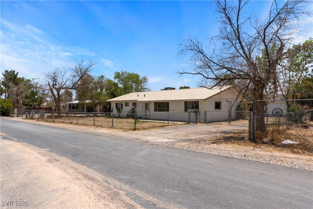 585 West Ingram Avenue