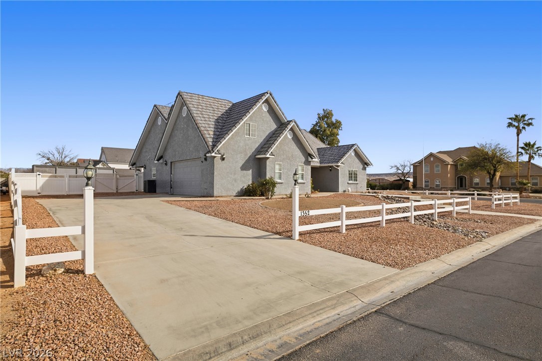 1352 Lake Valley Drive