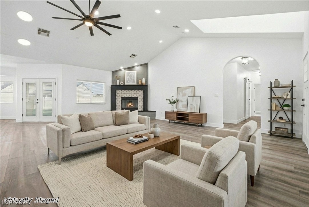 1352 Lake Valley Drive