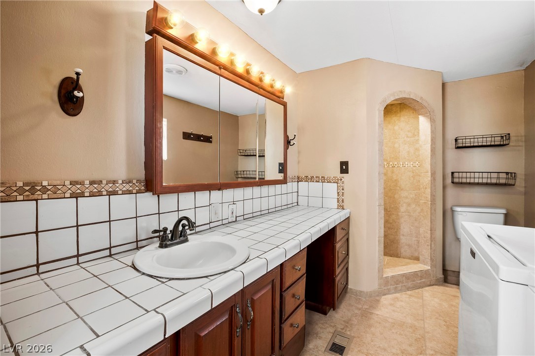 1455 North Curohee Street