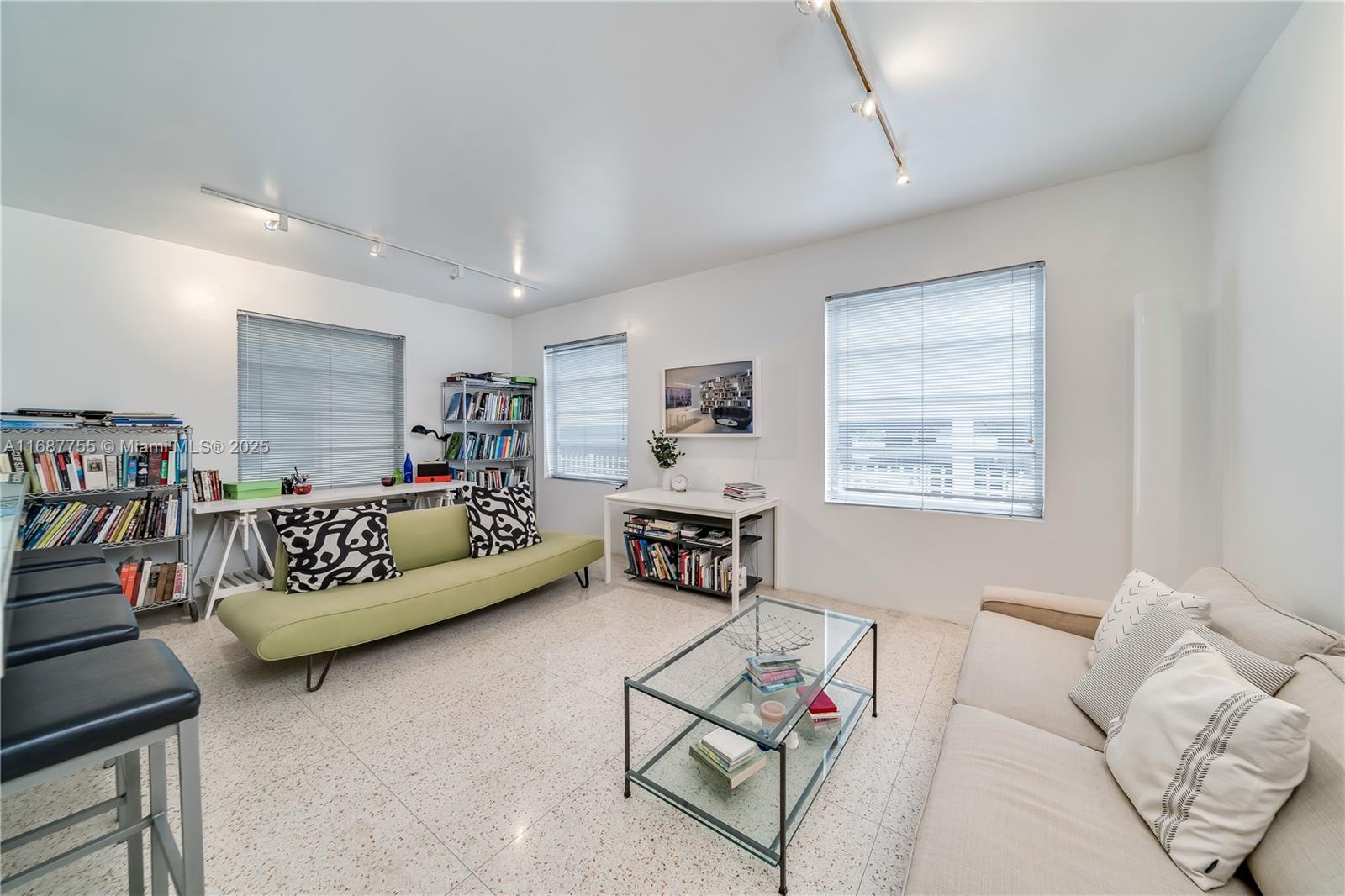 1755 Washington Ave # 1D