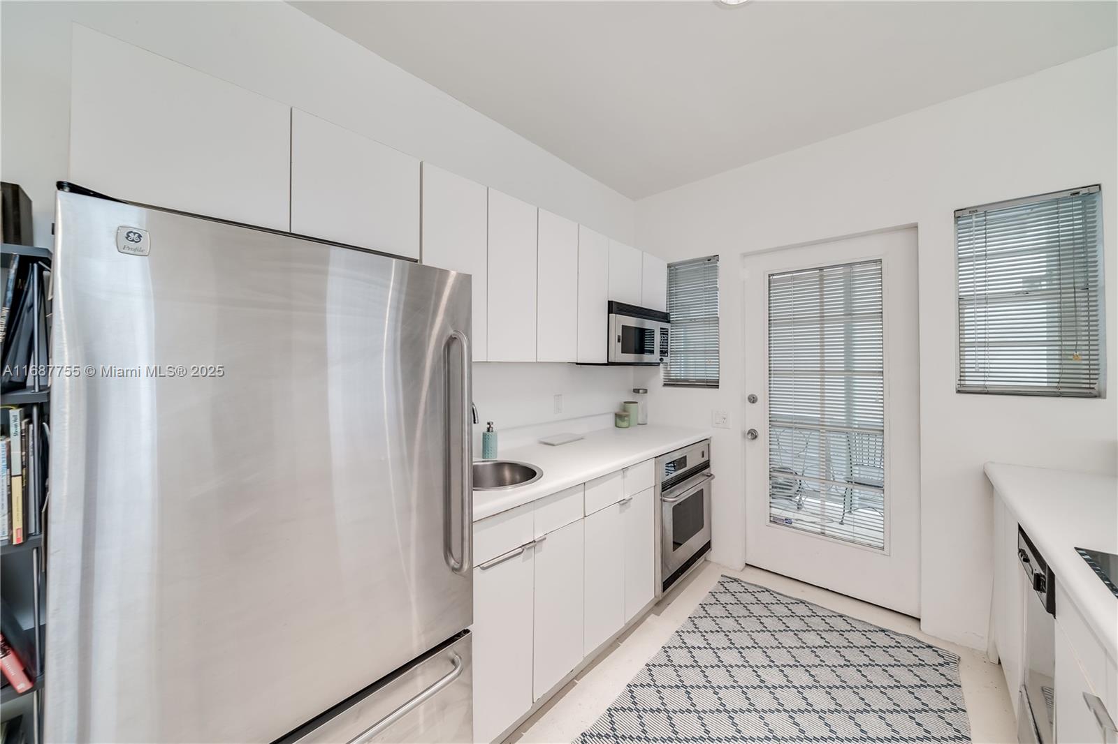 1755 Washington Ave # 1D