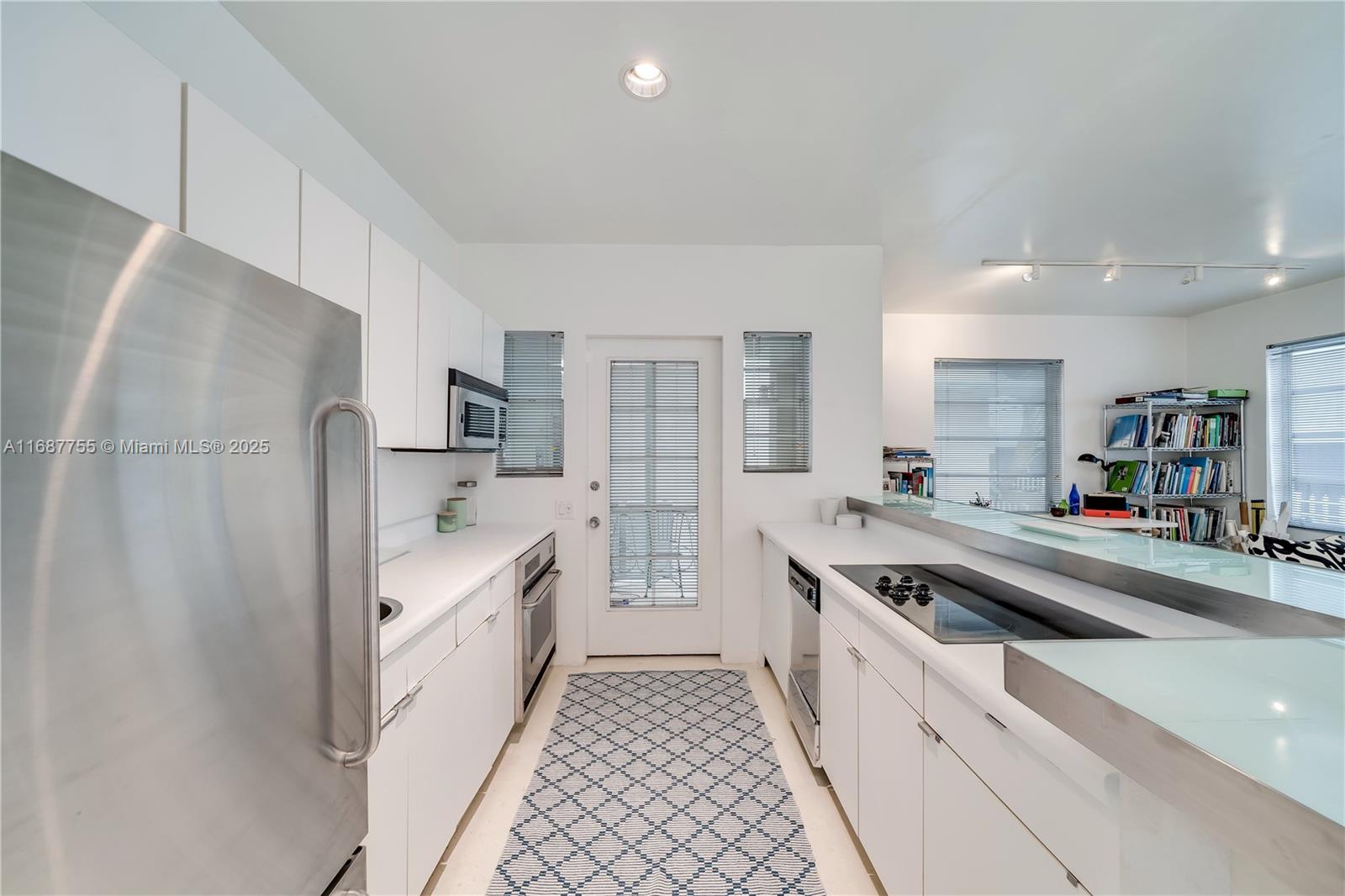 1755 Washington Ave # 1D