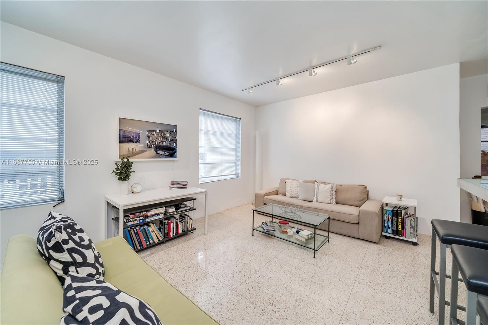 1755 Washington Ave # 1D