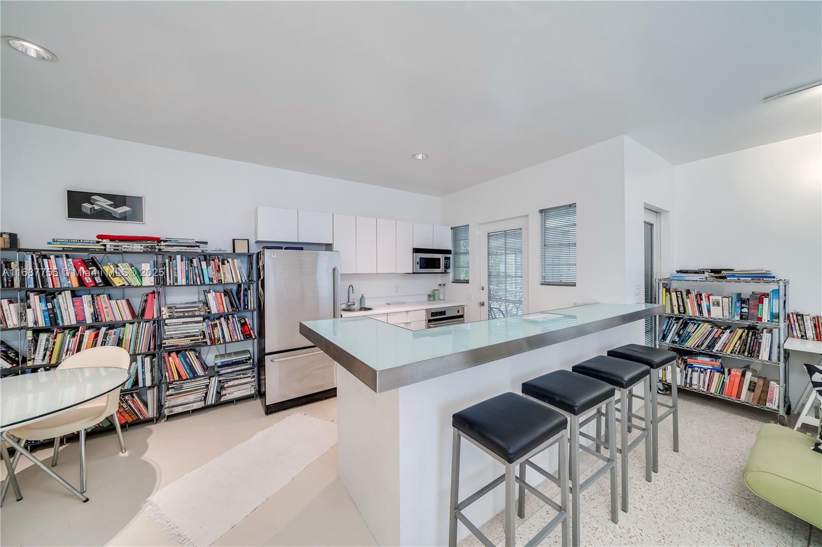 1755 Washington Ave # 1D