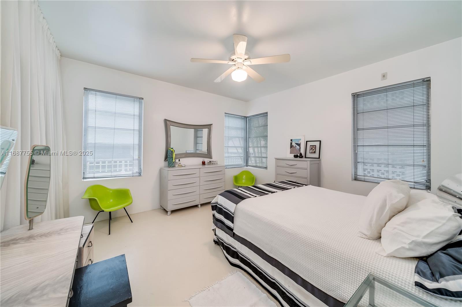 1755 Washington Ave # 1D