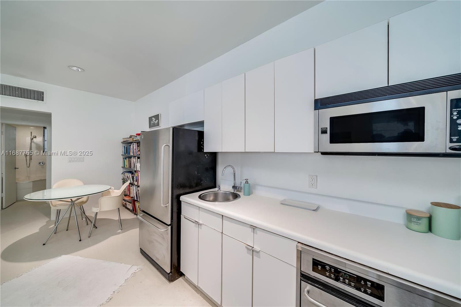 1755 Washington Ave # 1D