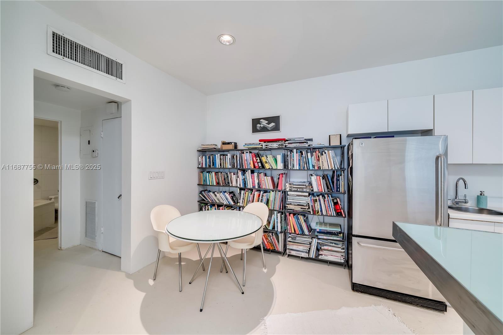 1755 Washington Ave # 1D