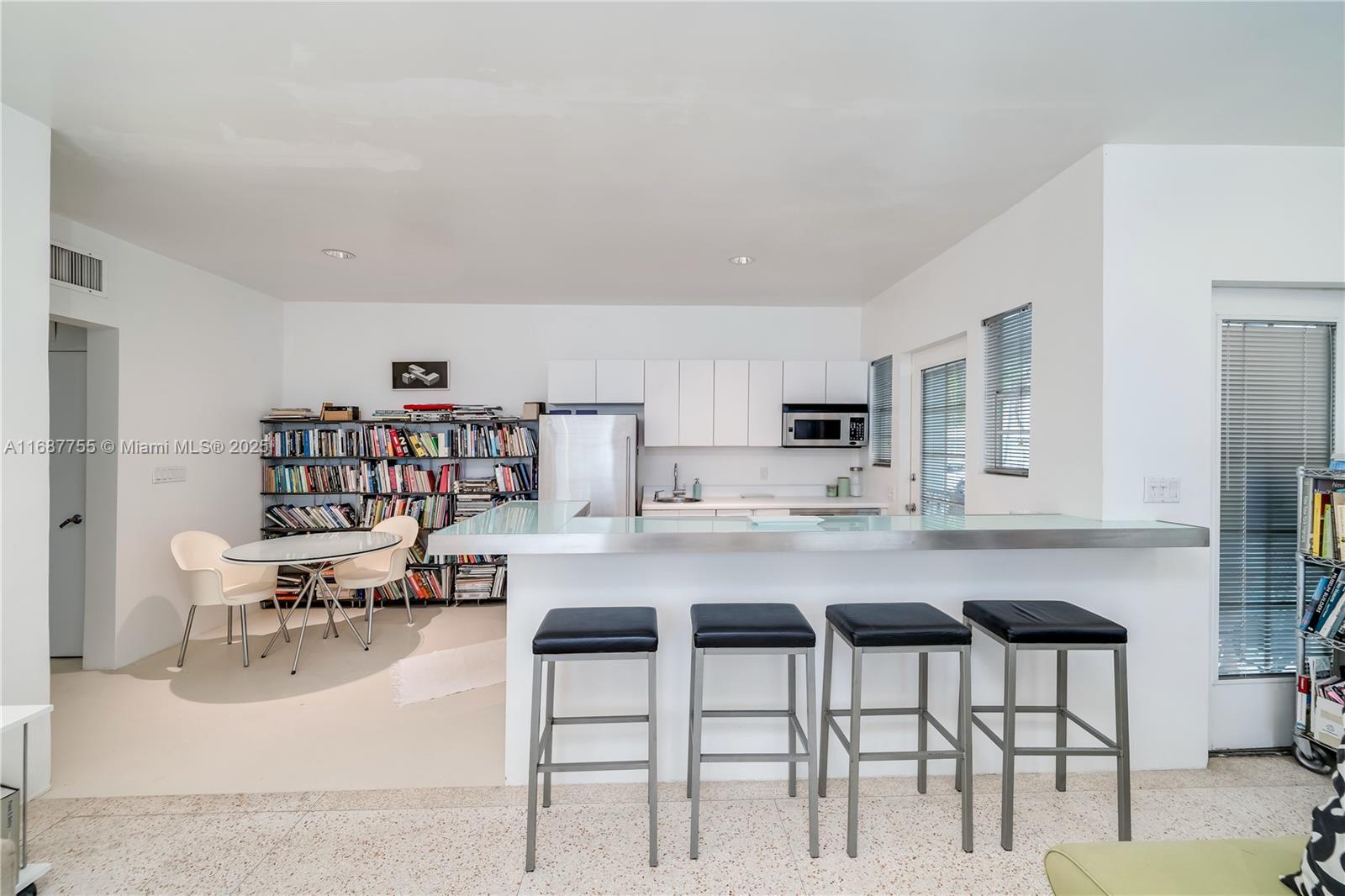 1755 Washington Ave # 1D