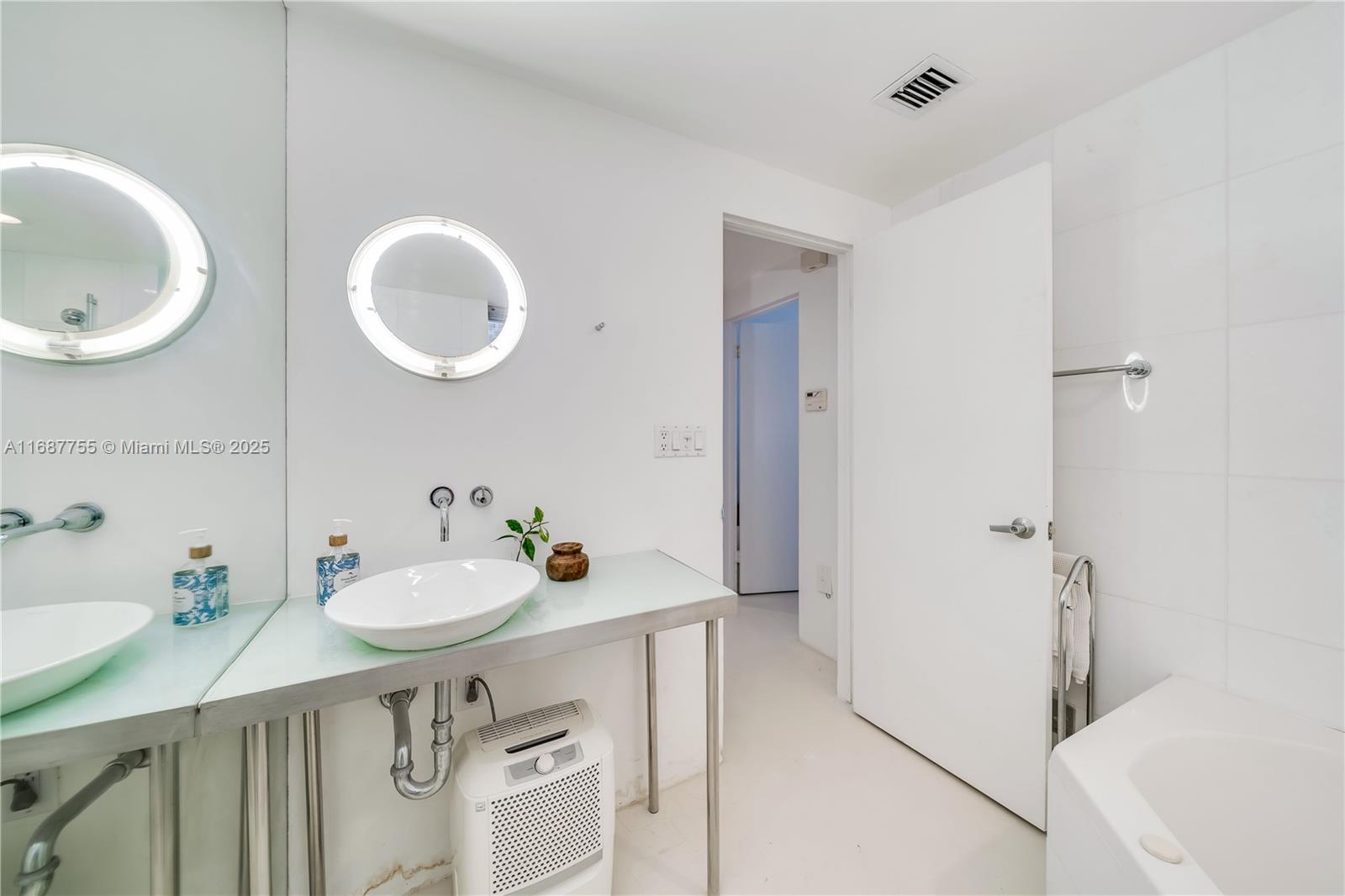 1755 Washington Ave # 1D