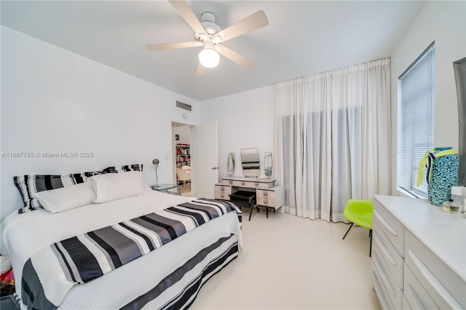 1755 Washington Ave # 1D