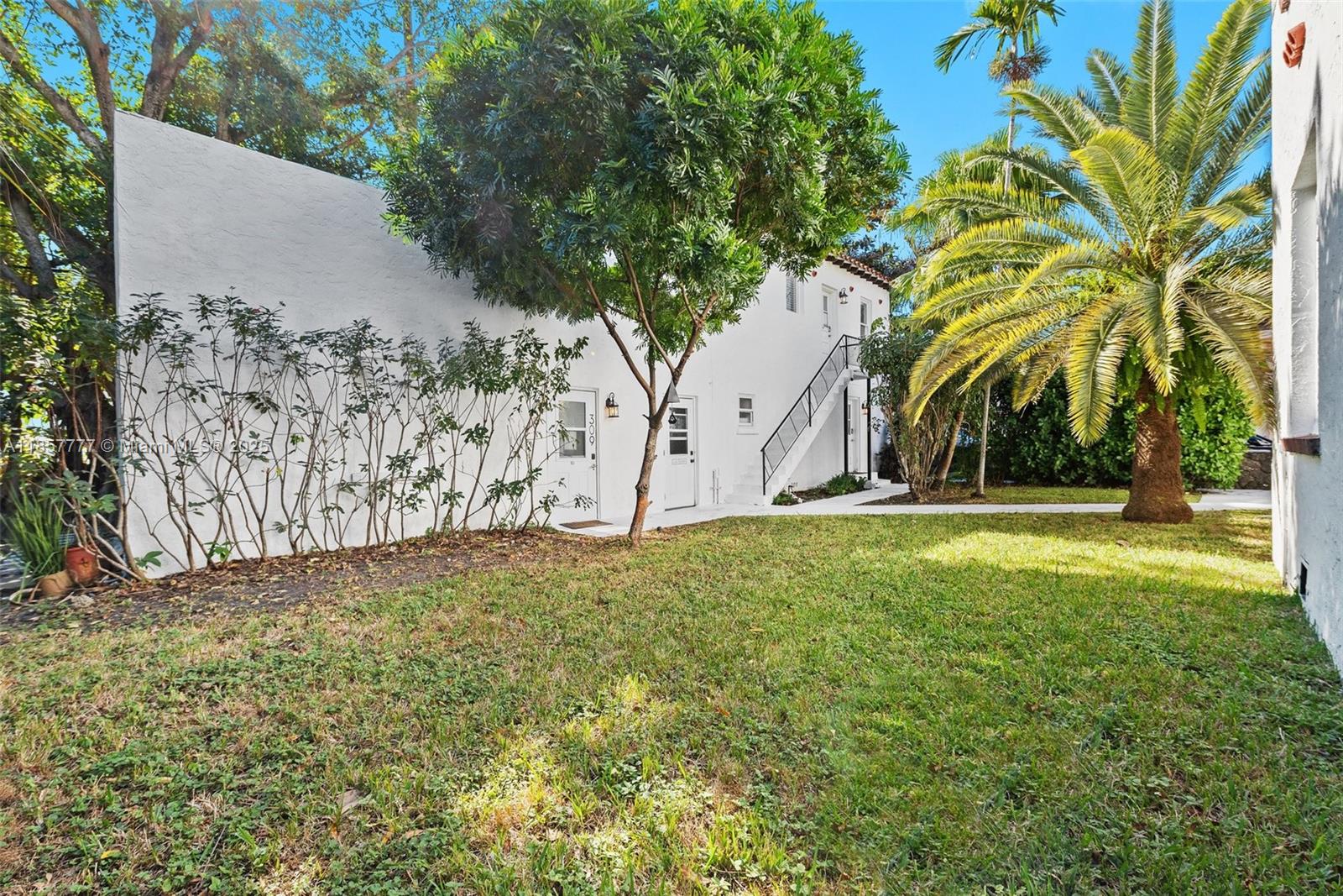 36 Phoenetia Ave