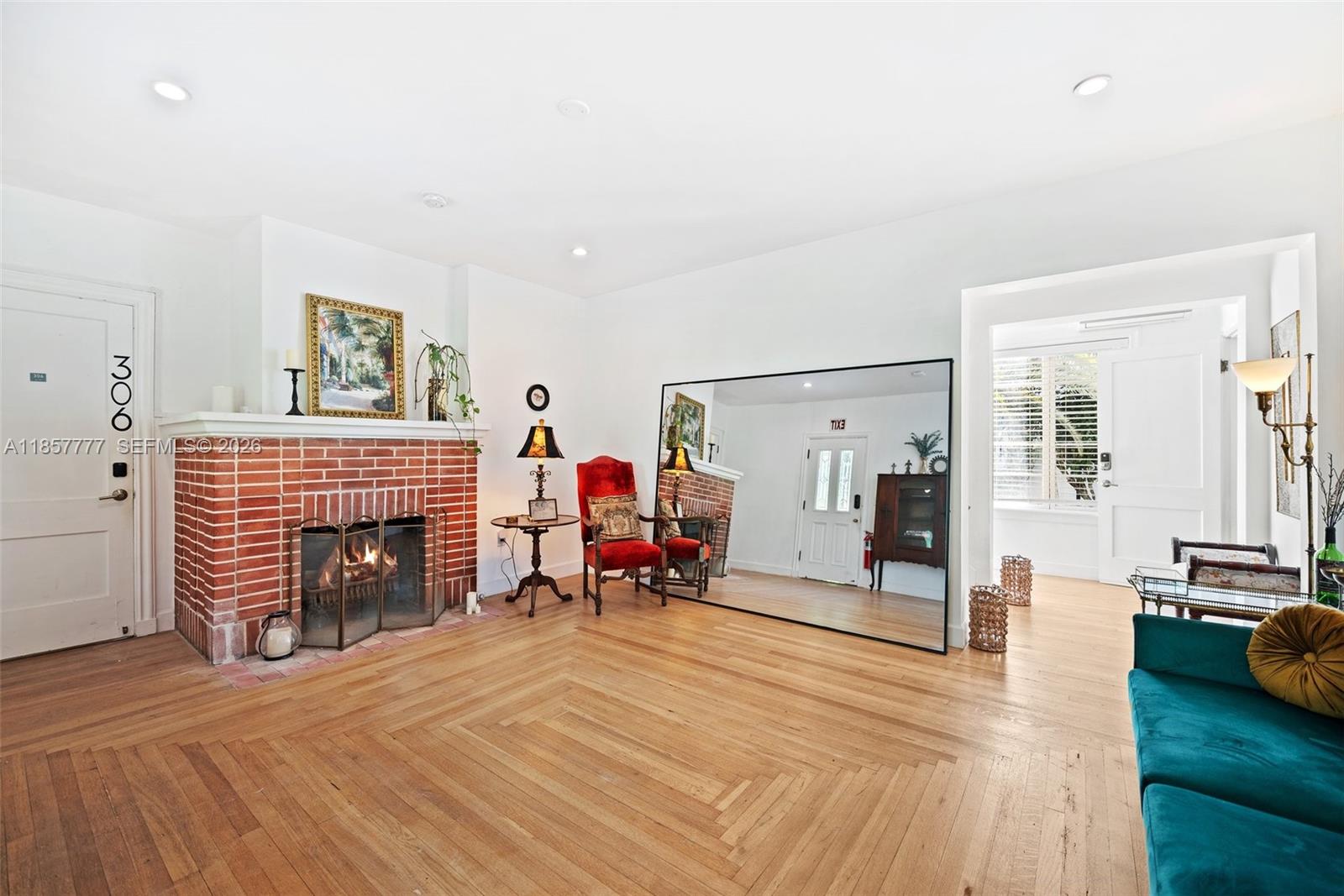 36 Phoenetia Ave
