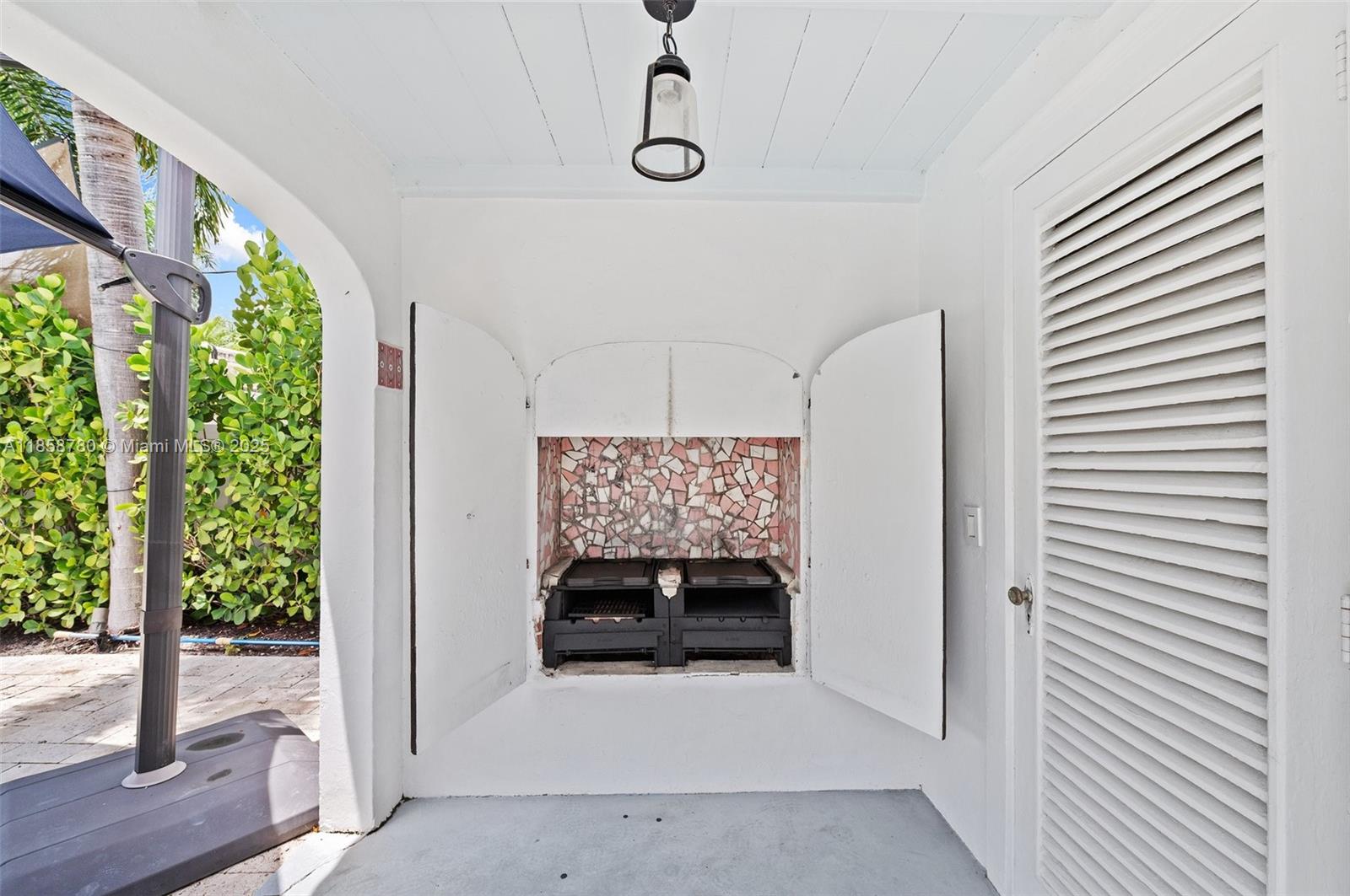 321 SW 1st Ave