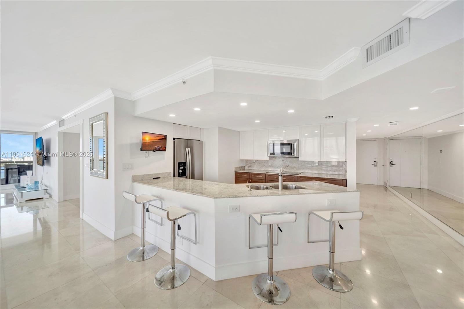 1717 N Bayshore Dr # 3534 Unit: A-3534