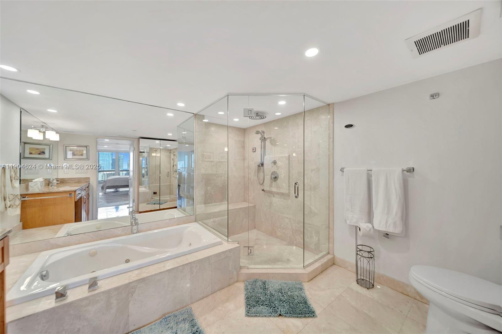 1717 N Bayshore Dr # 3534 Unit: A-3534