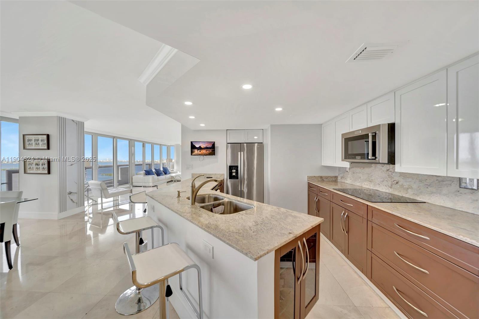 1717 N Bayshore Dr # 3534 Unit: A-3534