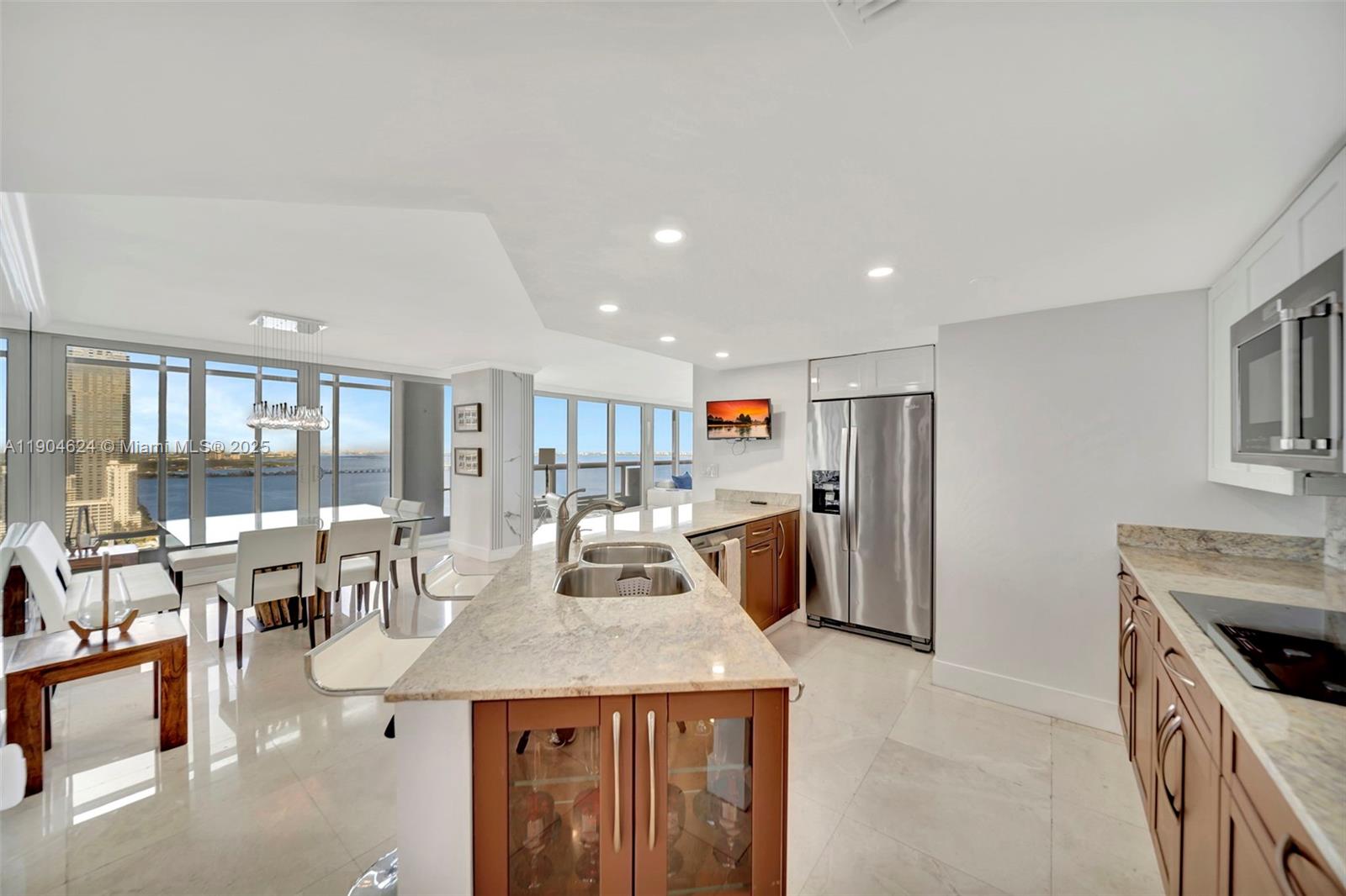 1717 N Bayshore Dr # 3534 Unit: A-3534