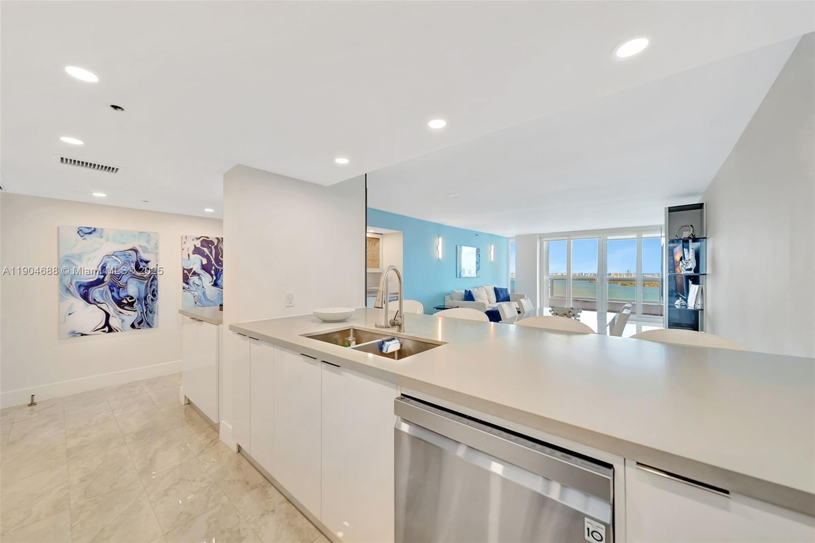 1717 N Bayshore Dr # 3533 Unit: A-3533