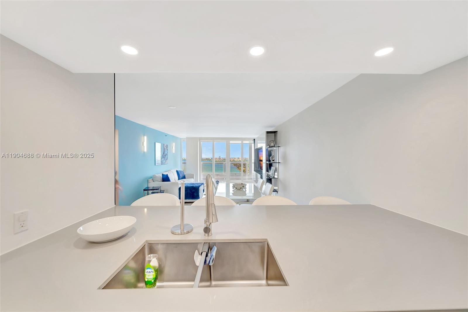 1717 N Bayshore Dr # 3533 Unit: A-3533