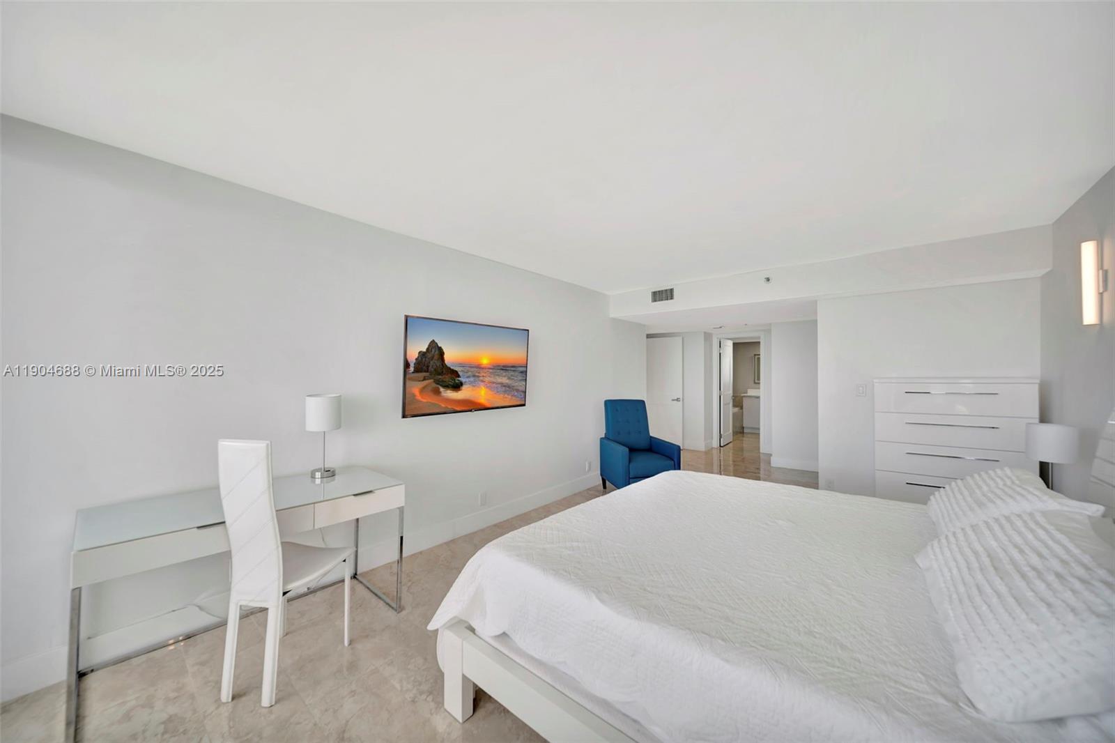 1717 N Bayshore Dr # 3533 Unit: A-3533