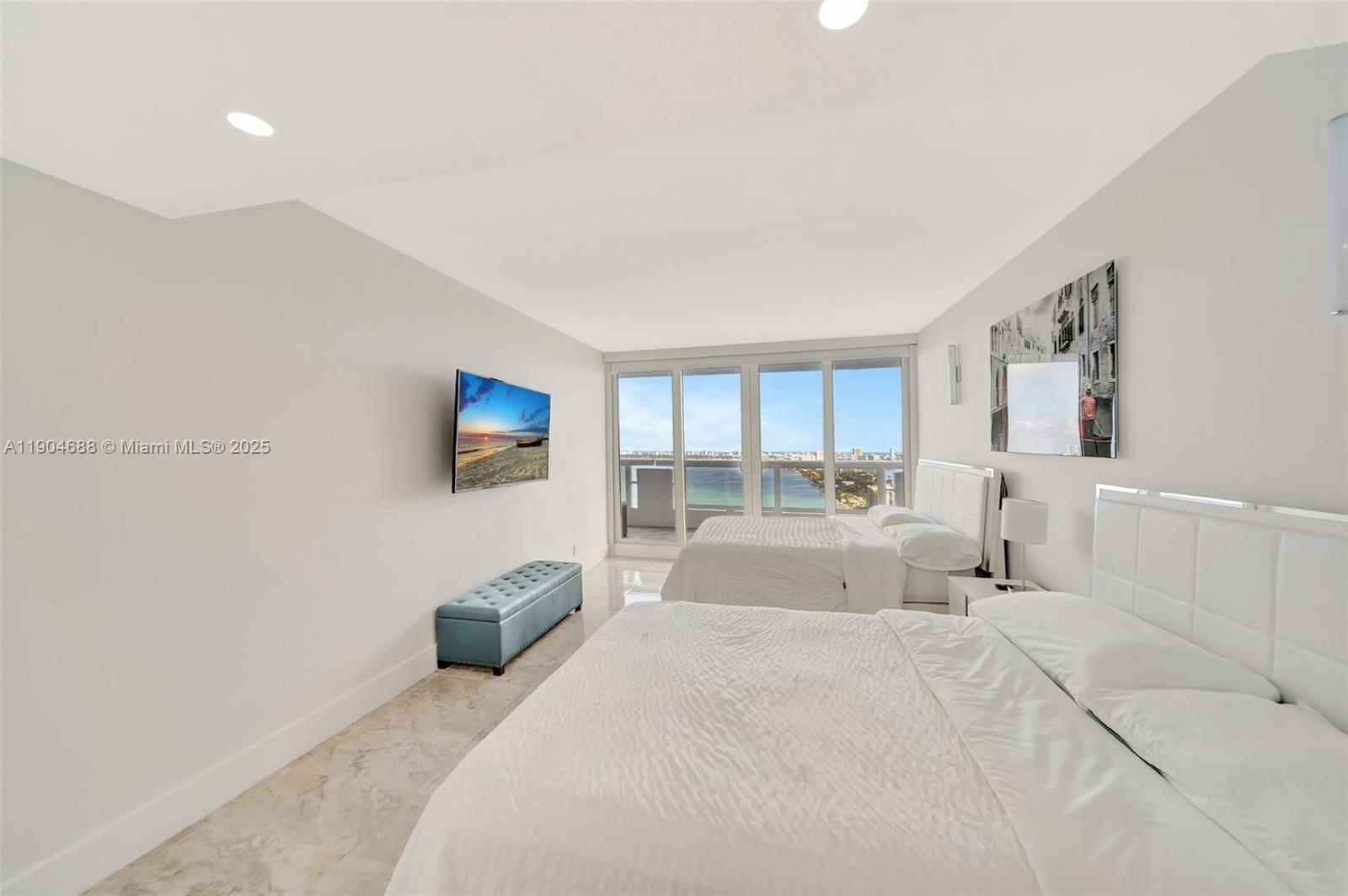 1717 N Bayshore Dr # 3533 Unit: A-3533