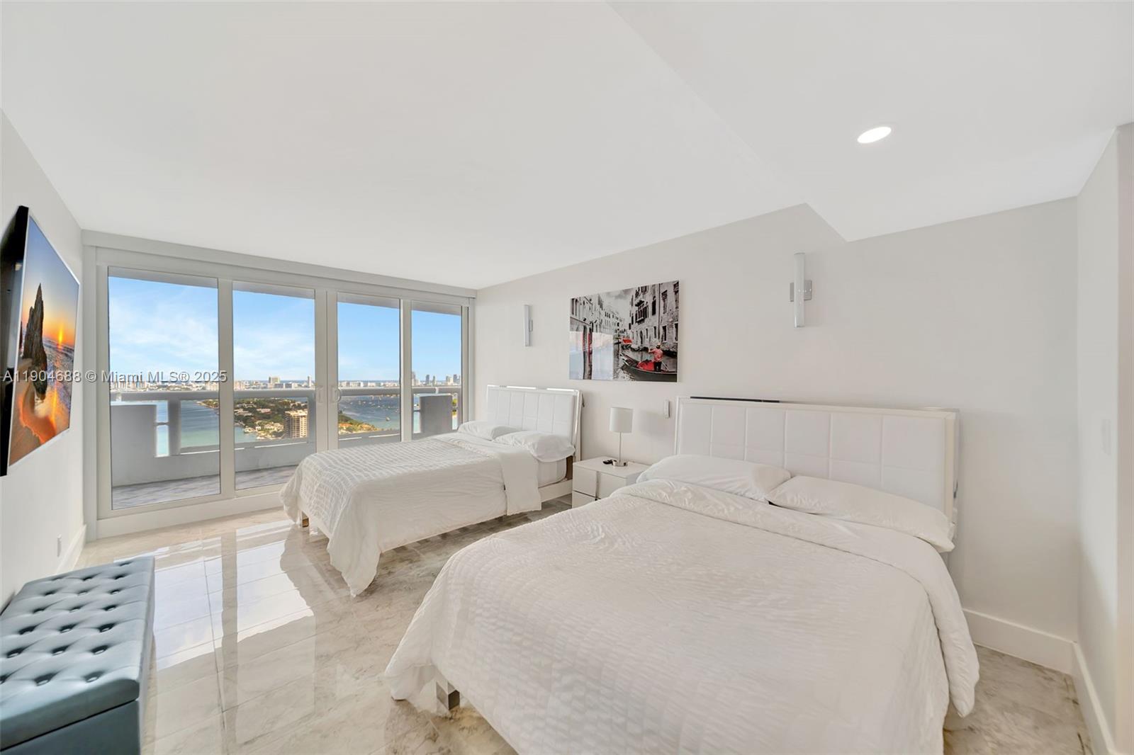 1717 N Bayshore Dr # 3533 Unit: A-3533