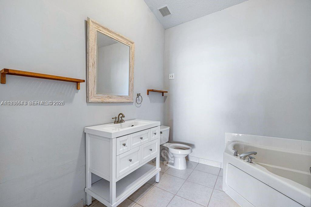 2437 S Coral Trace Cir # 2437