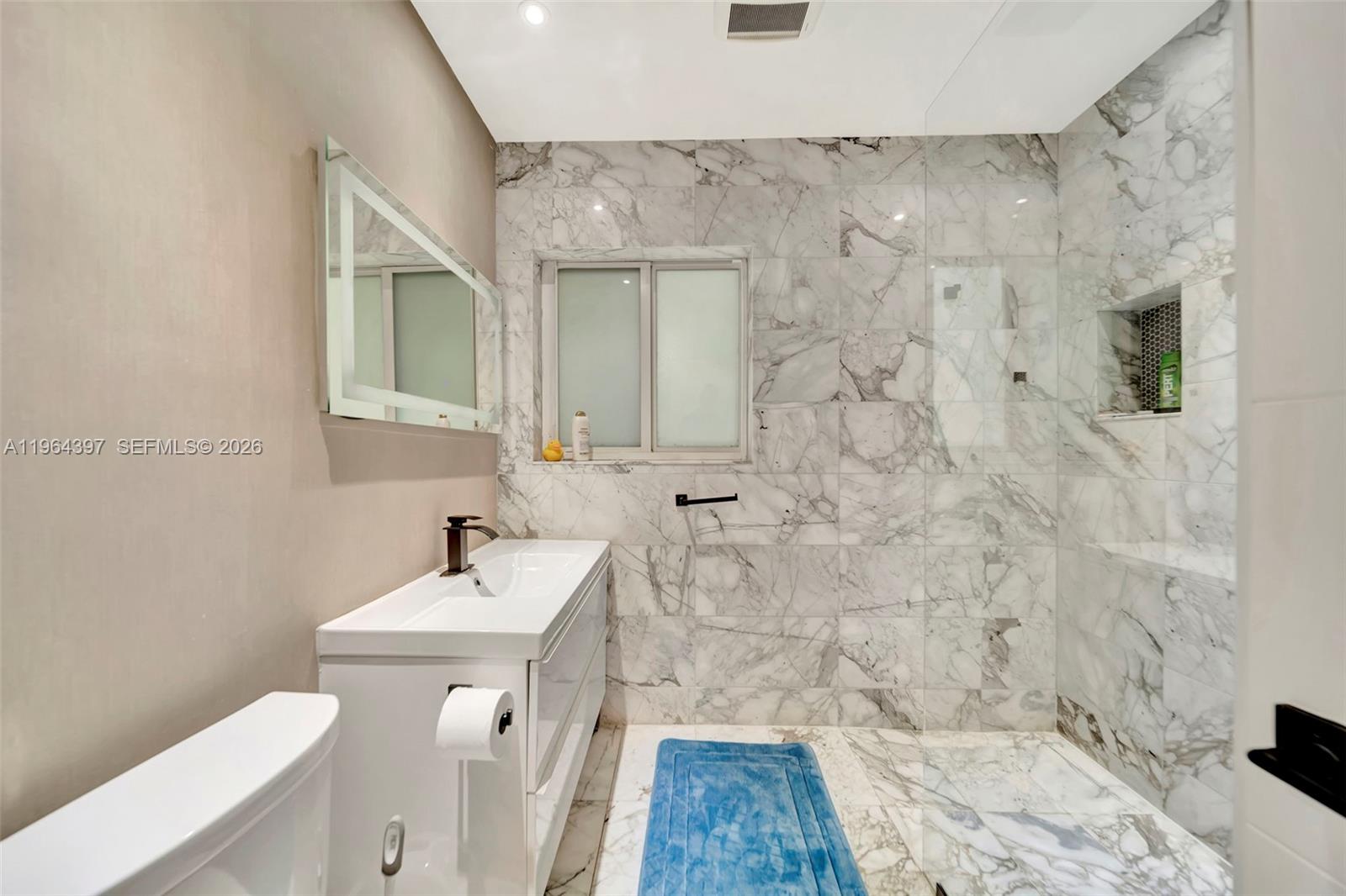 77 NE 95th St Unit: .