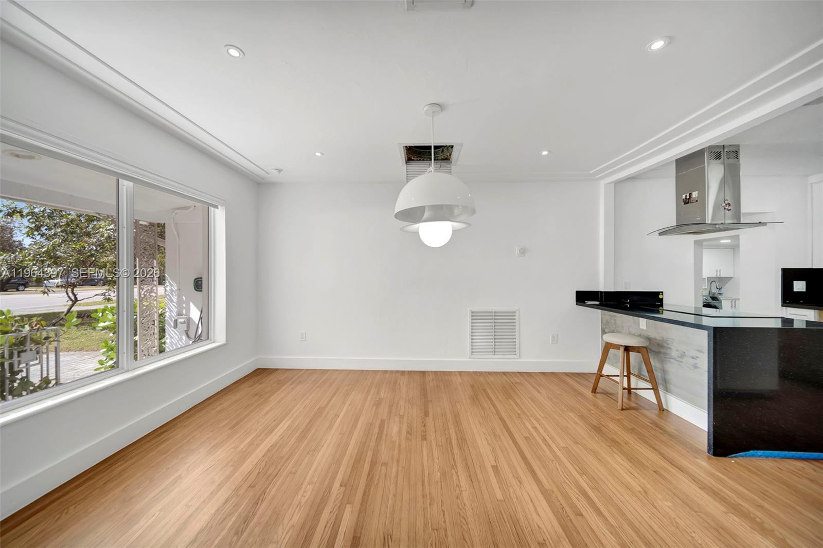 77 NE 95th St Unit: .