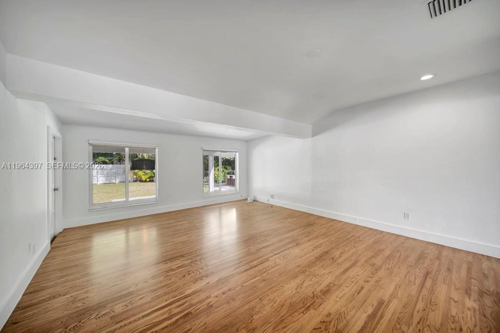 77 NE 95th St Unit: .