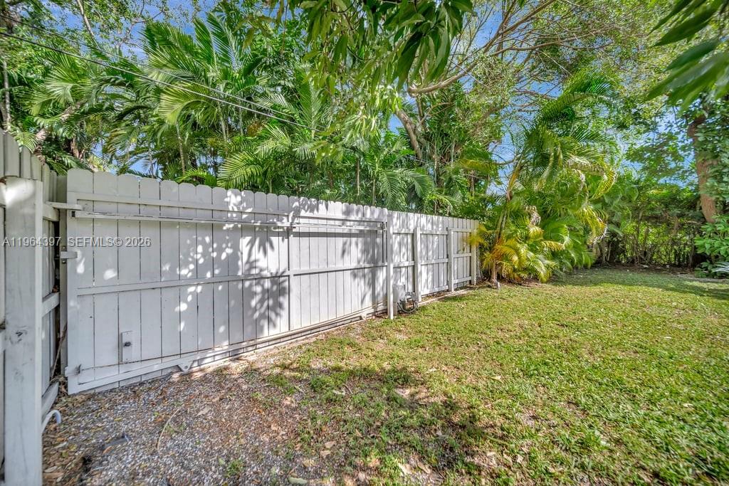 77 NE 95th St Unit: .