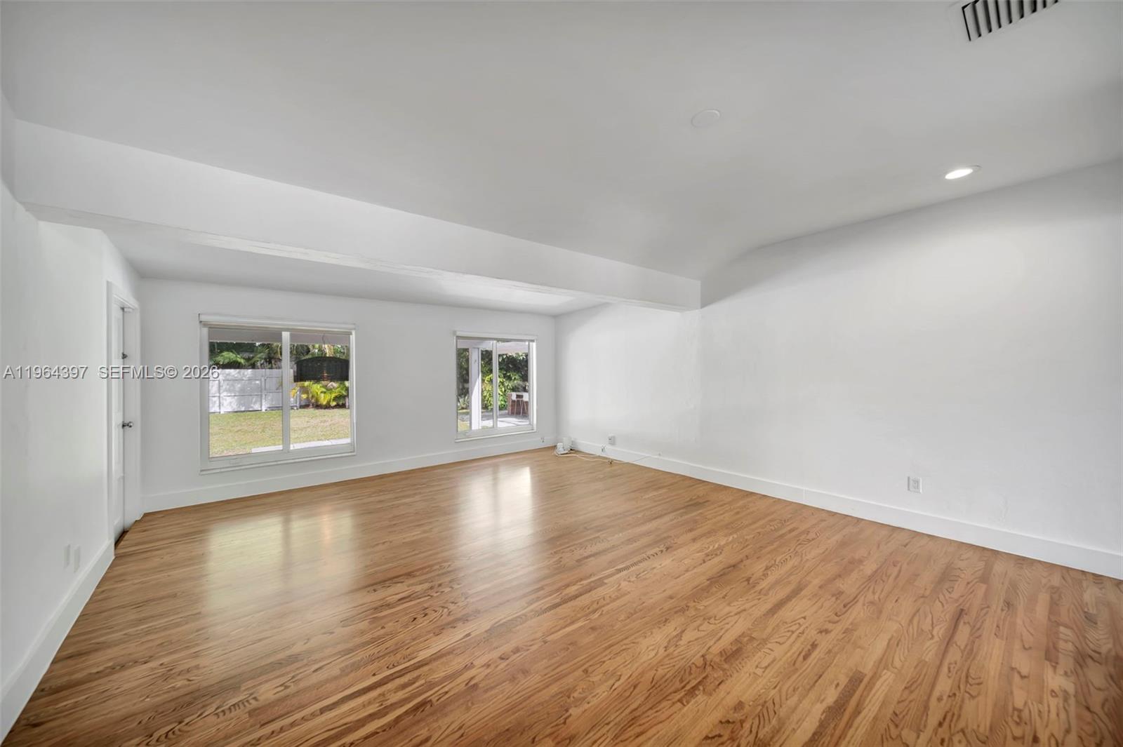 77 NE 95th St Unit: .