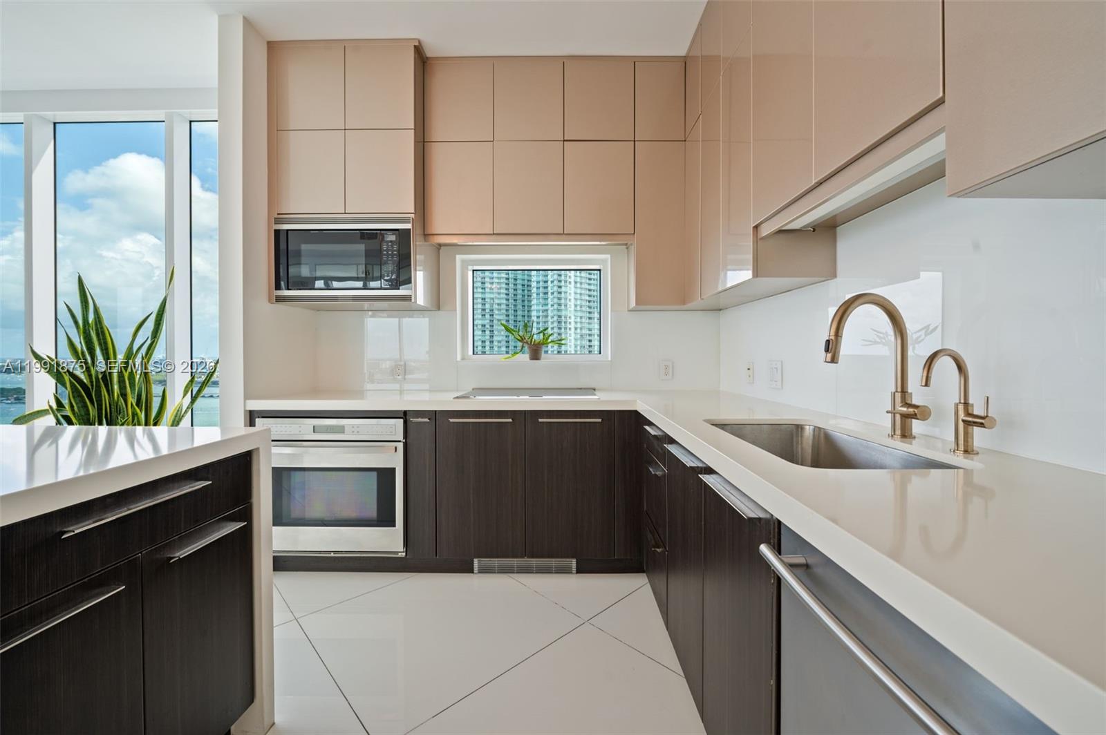 2020 N Bayshore Dr # 2502