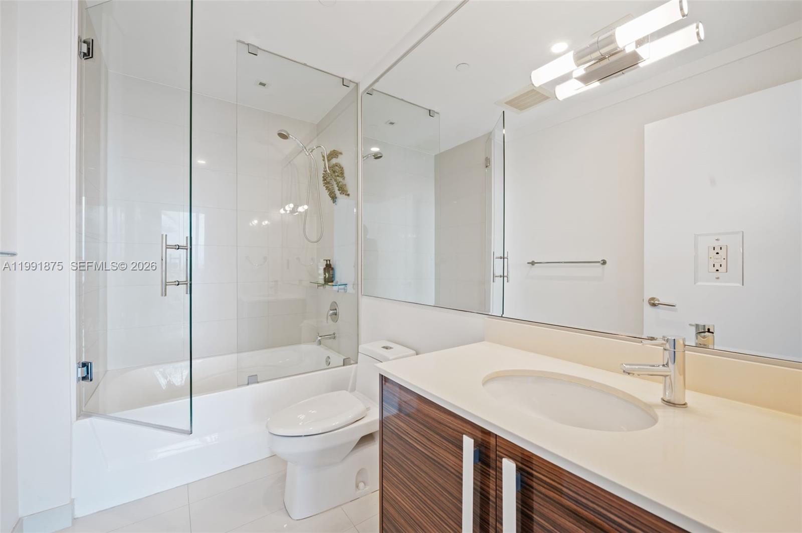 2020 N Bayshore Dr # 2502